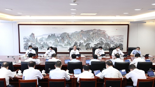 加快高质量发展防范化解风险</p><p> 为促进共同富裕作出国网贡献